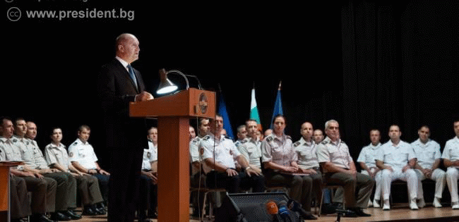 Държавният глава: Необходими са спешни мерки за решаване на кадровия проблем в Българската армията