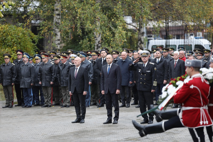 С панихида и военни почести на Архангелова задушница бе почетена паметта на воините, загинали за Отечеството