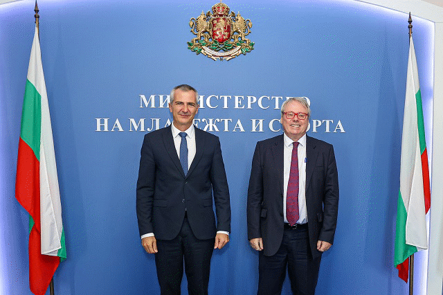 Министър Димитър Илиев се срещна с посланика на Франция Жоел Мейер