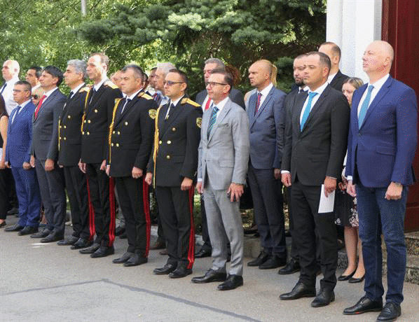 Министър Калин Стоянов: Вие служите с чест и достойно носите отличителните знаци на българската пожарна служба