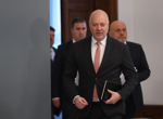 Символично бяха изгорени няколко от исканията на протестиращите служители на столичния градски транспорт пред трамвайното депо в кв. „Банишора“
