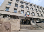 Обобщение
                                                                                Апелативният съд във Велико Търново намали мерките за неотклонение на четиримата младежи, задържани за побой над директора на полицията в Русе, заседанието продължи около 13 часа