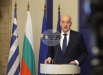 Дълг беше да се отзовем на молбата на България да я подкрепим да посрещне заплахите вследствие на войната в Иран, заяви гръцкият военен министър