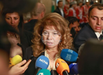 ОБНОВЕНА Нямам основания да не вярвам на министъра на отбраната, че в момента няма наличности от оръжия, които да се изпратят за Украйна, каза Илияна Йотова