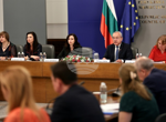 Бюджетът не включва наши политики, но започваме да прилагаме принципите, за които получихме доверието на избирателите, каза Гълъб Донев