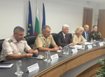 Пожарът между котленските села Градец и Медвен е локализиран, но гасенето ще продължи през цялата нощ и утре