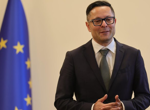 Правителството разработва пакет от 15 мерки срещу поскъпването на горивата