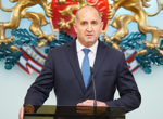 Авиокомпанията, свалила семейство с дете в инвалидна количка: Пътниците бяха агресивни