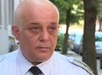 „Това дете е родено герой”: Говори полицаят, напътствал 12-годишното момиче, което шофира кола по „Струма”, за да спаси майка си