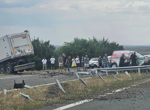 Тир скъса мантинела и удари две коли в насрещното на "Тракия", има жертва (ВИДЕО+СНИМКИ)