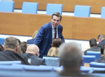 Румънците избират в неделя между три пътя за Румъния и мнозина още се колебаят