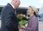 Урсула фон дер Лайен кацна в Пловдив