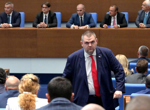 Шест поколения работят заедно: стереотипите го правят трудно, но е необходимо