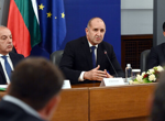 Правителството на Радев подготвя нов механизъм за минималната заплата