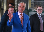 Farage wins UK by-election to return to parliament