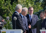 Western leaders arrive in Kyiv as Ukrainian forces set sights on Russia's Ozon