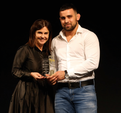 Зам.-министър Ваня Колева награди победителя в категория „Спорт“ на конкурса „Студент на годината“