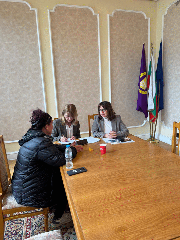 Омбудсманът Велислава Делчева в Ловеч: Сигнали за лошо електроснабдяване, високи сметки за ток и липса на достъпна среда