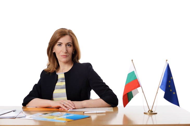 Министър Ангелкова: Увеличихме приходите от концесии и наеми на морски плажове