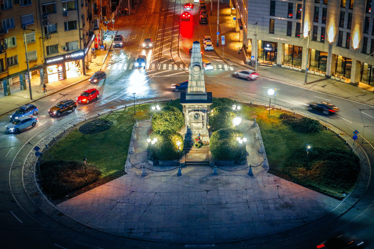 Още една стъпка към по-светла София: Обновено е осветлението при паметника на Васил Левски