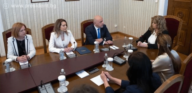 Илияна Йотова: Конструктивната парламентарна опозиция има важна роля за развиваща се и просперираща България