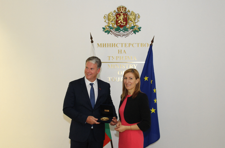 Министър Ангелкова проведе работна среща с генералния директор на Der Touristik