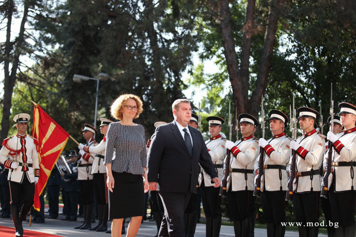 Министърът на отбраната Красимир Каракачанов е на официално посещение в Република Македония