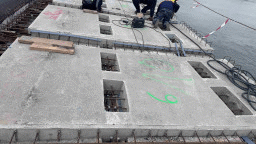 Монтирани са 72 стоманобетонни пътни панела в участъка в ремонт на Дунав мост при Русе