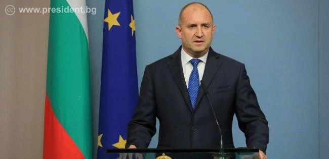 Президентът: Никоя политическа демагогия не оправдава да се залага живота на почтения човек и да се унищожават постиженията на труда на поколенията преди нас