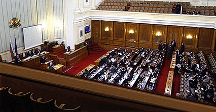 Парламентът прие промени в Закона за съдебната власт, с които се урежда обучението на кандидатите за младши прокурори и съдии