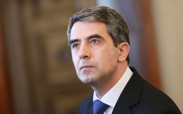 Президентът ни днес ще го разпнат във Виена