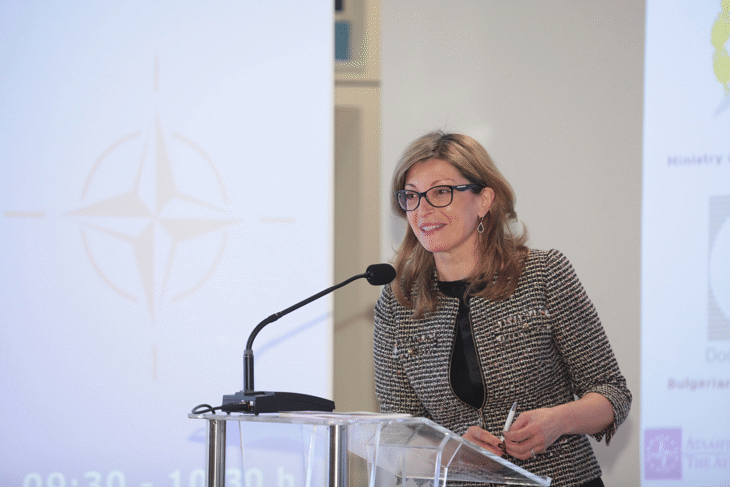 Екатерина Захариева: Разширяването на НАТО не бива да спира