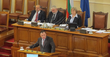 Министърът на земеделието запозна народните представители с мерките на правителството във връзка с разпространението на шап у нас