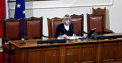 Цецка Цачева за втори път беше избрана за председател на Народното събрание