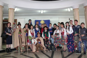 Ученици От Шуменско Сурвакаха Министър Клисарова За Ромската Нова Година