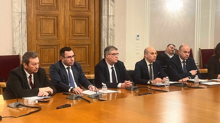 ПЛАМЕН МЛАДЕНОВСКИ, КЕВР : „РАБОТИМ АКТИВНО ПО ВСИЧКИ ПОЛУЧЕНИ ЖАЛБИ, ЗА ДА УСТАНОВИМ ПРИЧИНИТЕ ЗА ВИСОКИ СМЕТКИ ЗА ЕЛЕКТРОЕНЕРГИЯ“