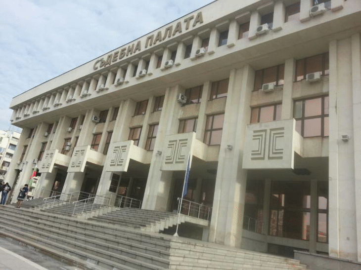 Окръжна прокуратура – Бургас предаде на съд Самуил А., подсъдим за кражба и използване на дебитна карта без съгласието на нейния притежател