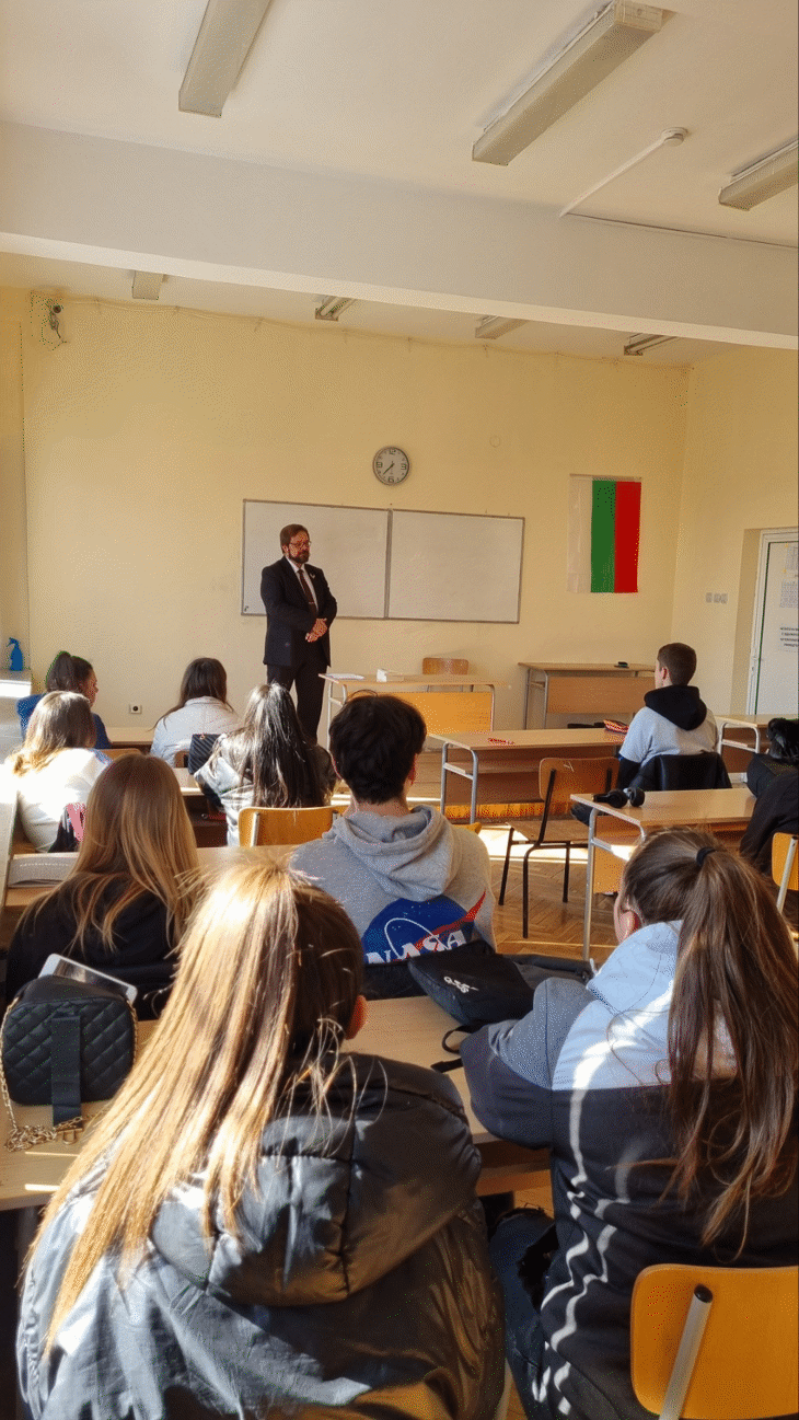 Прокурори от Окръжна прокуратура – Варна проведоха срещи с варненски ученици в рамките на Етап 2 от образователната програма за учебната 2022 – 2023 г