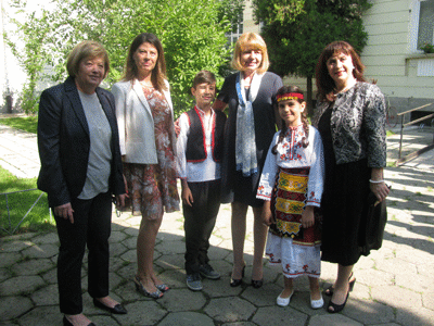 Кметът на София Йорданка Фандъкова и проф. Чън Хун посетиха 18. СУ „Уилям Гладстон“