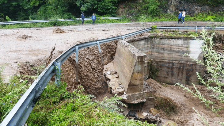 Работи се за възстановяване на движението по път III-866 Девин - Кричим