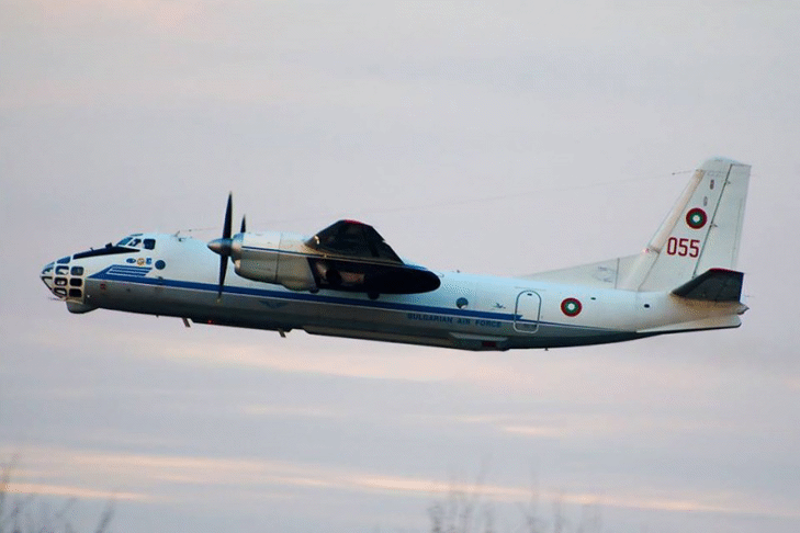 Самолет Ан-30 от състава на Военновъздушните сили изпълни успешно донорска задача