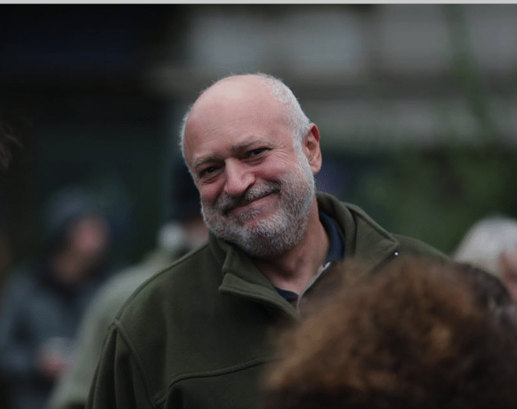 Избори в неолитната пещера