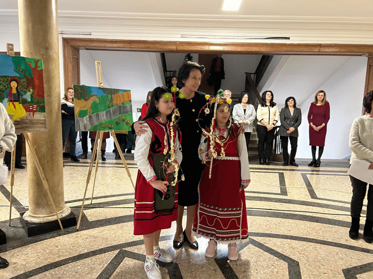 Ученици Гостуваха На Мон За Василица