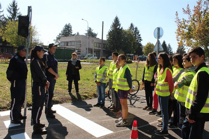 Стартира учебната година по пътна и пожарна безопасност безопасност в село Балван