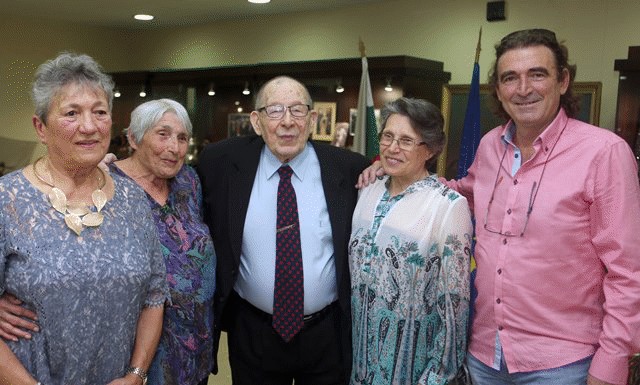 Зам.-министър Ваня Колева връчи почетен плакет на проф. Константин Жалов по повод неговата 90-а годишнина