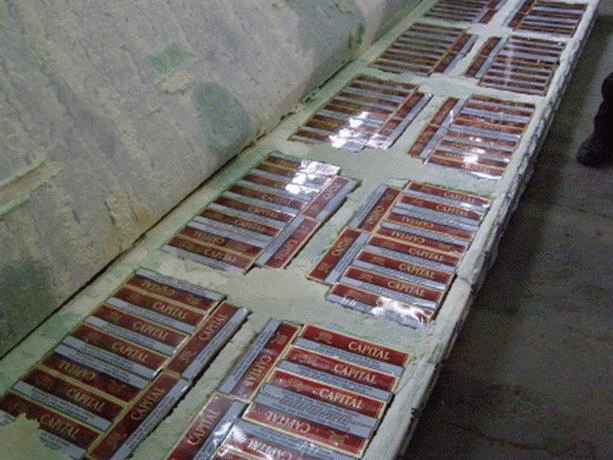 Голямо количество контрабандни цигари разкриха гранични полицаи и митничари на ГКПП-Дунав мост в тир с румънска регистрация