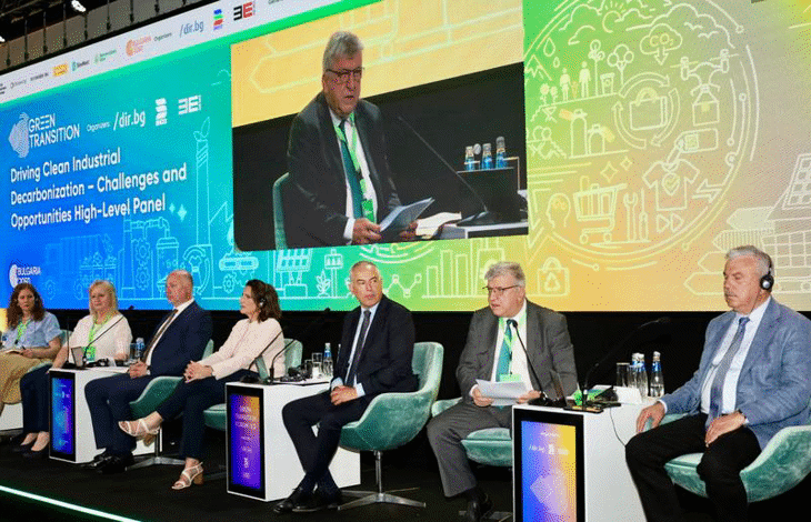 Министър Манол Генов: Чистата индустрия осигурява по-ниски разходи за енергия, нови пазари и намалява риска от санкции