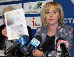 Омбудсманът Мая Манолова се срещна с медици от УМБАЛ в Стара Загора, обеща им подкрепа