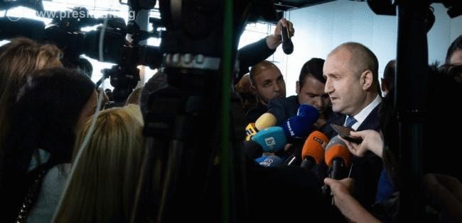 Президентът Румен Радев: Във време на политически катаклизми, всички трябва да се придържаме към Конституцията и законите