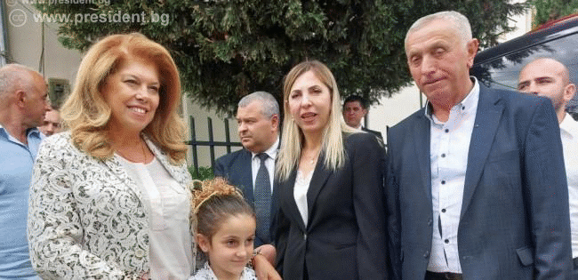 Винаги може да разчитате на подкрепата на българската държава, увери вицепрезидентът българите в албанската област Голо бърдо